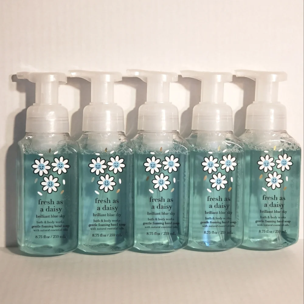BBW FRESH AS A DAISY BRILLIANT BLUE SKY GENTLE FOAMING HAND SOAP X5 - Picture 1 of 2